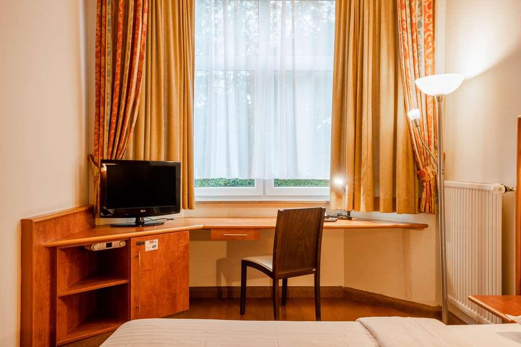 1, 2, Sleep Boardinghouse Unterschleissheim Zentrum Kamer foto