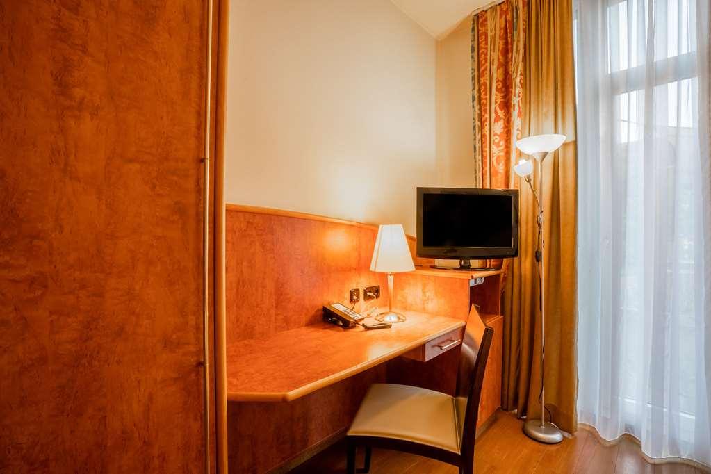 1, 2, Sleep Boardinghouse Unterschleissheim Zentrum Kamer foto